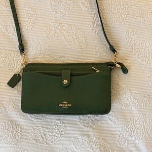 Coach Noa Pop-up Messenger Crossbody in Hunter Green and Gold -perfect condition